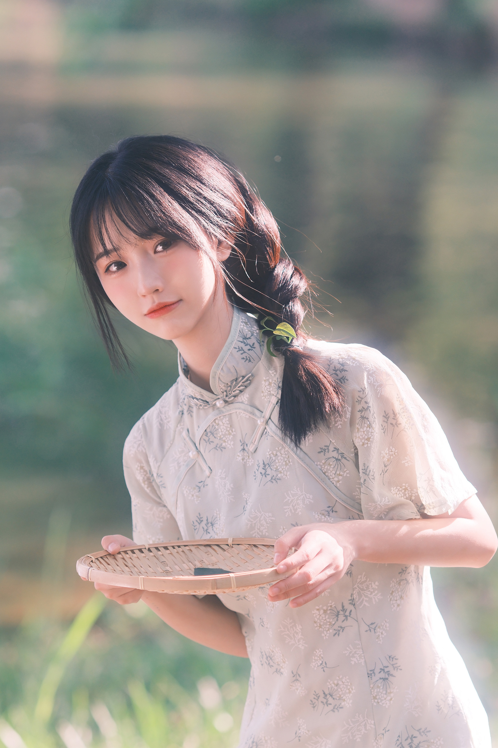 青衫烟雨客, 似是故人来