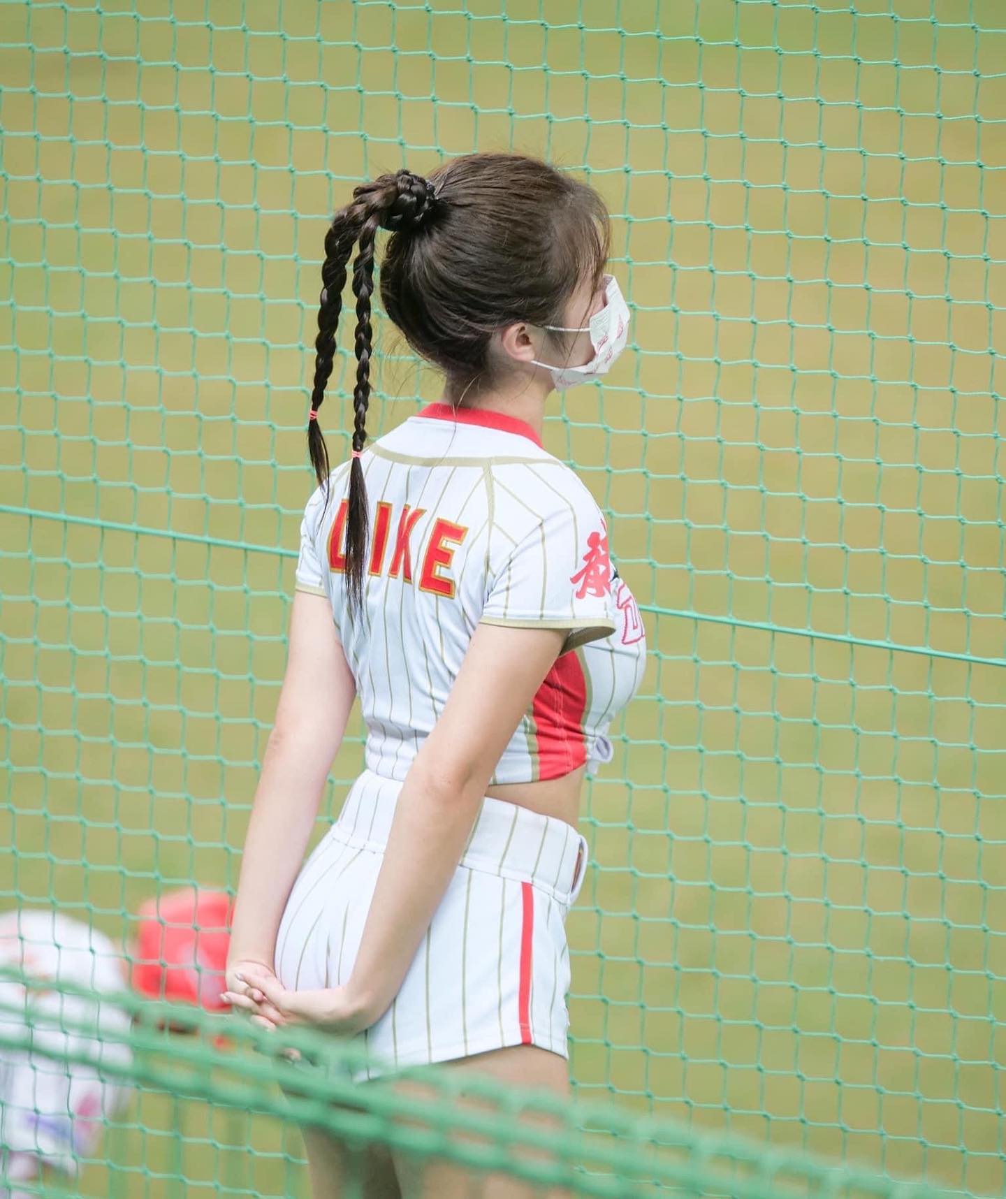 味全龙啦啦队正妹赖可