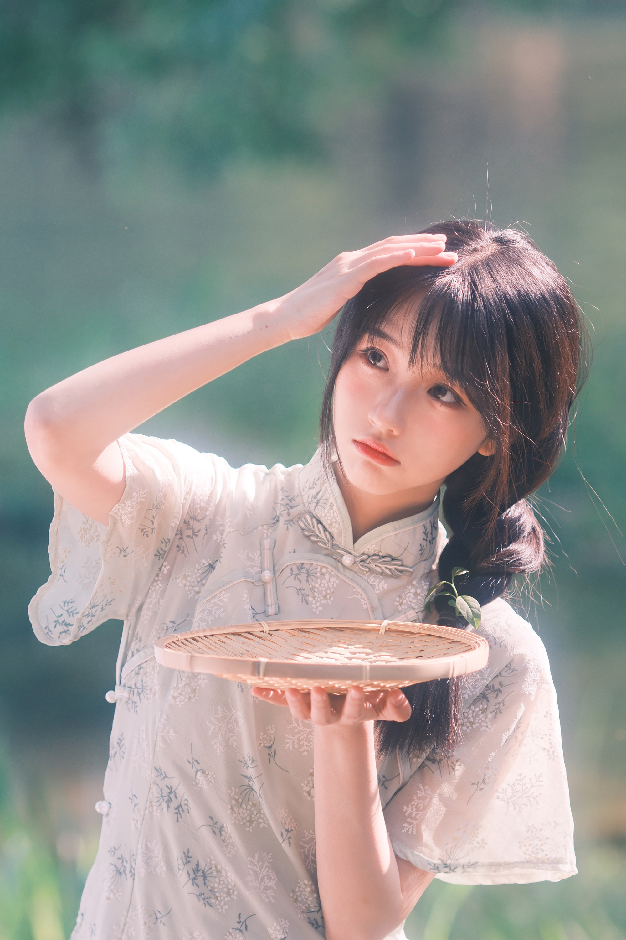 青衫烟雨客, 似是故人来