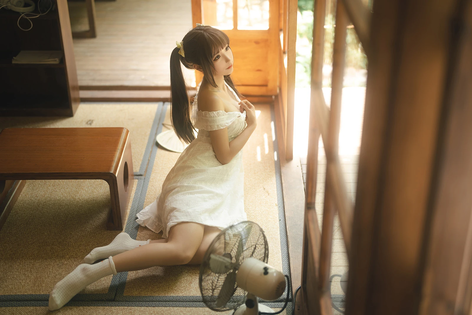 蠢沫沫 – 白吊带