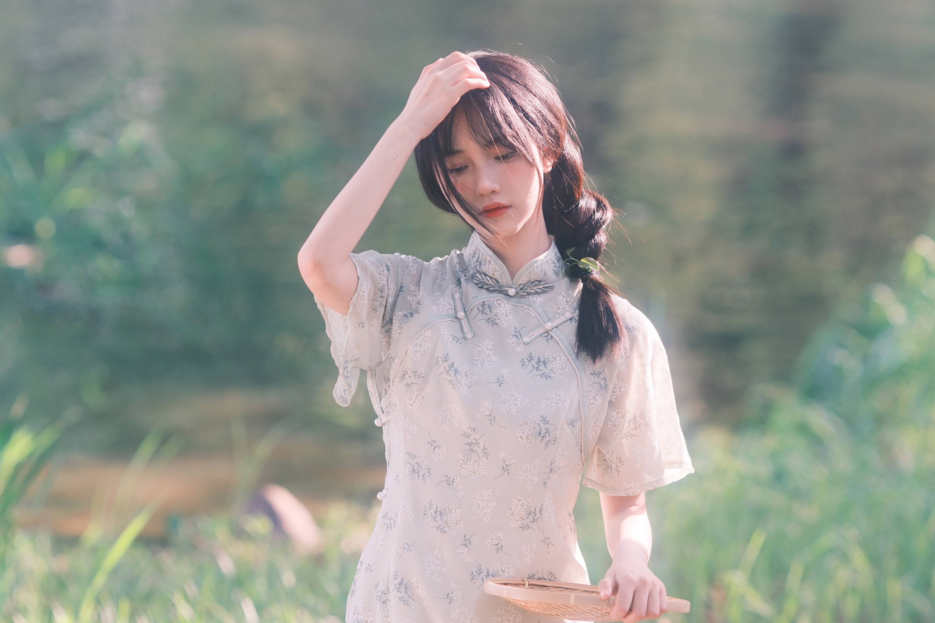 青衫烟雨客, 似是故人来