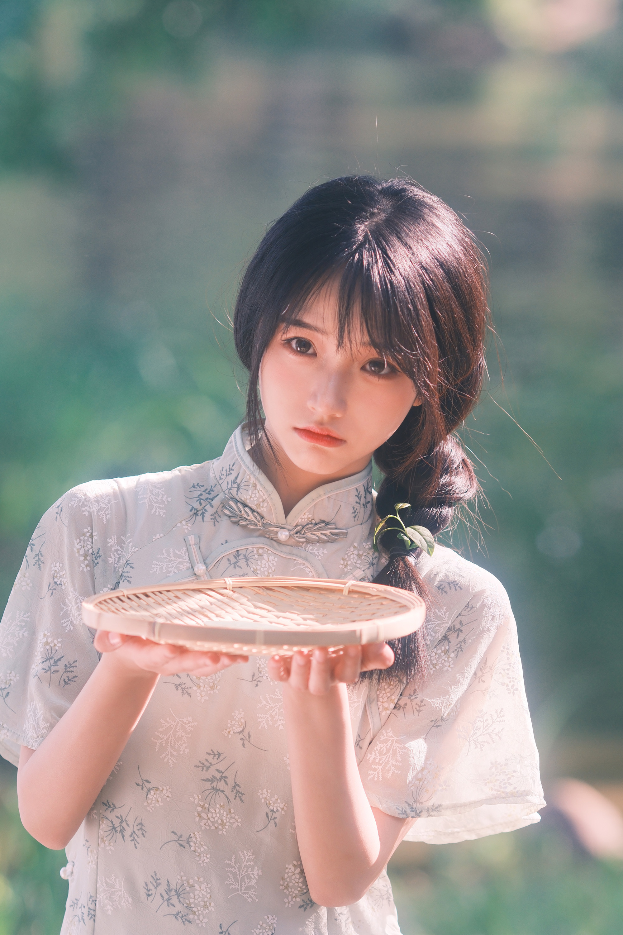 青衫烟雨客, 似是故人来